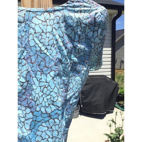 Urban & sweet size medium scrub top scrubs womens blue brown feminine - Picture 10 of 12